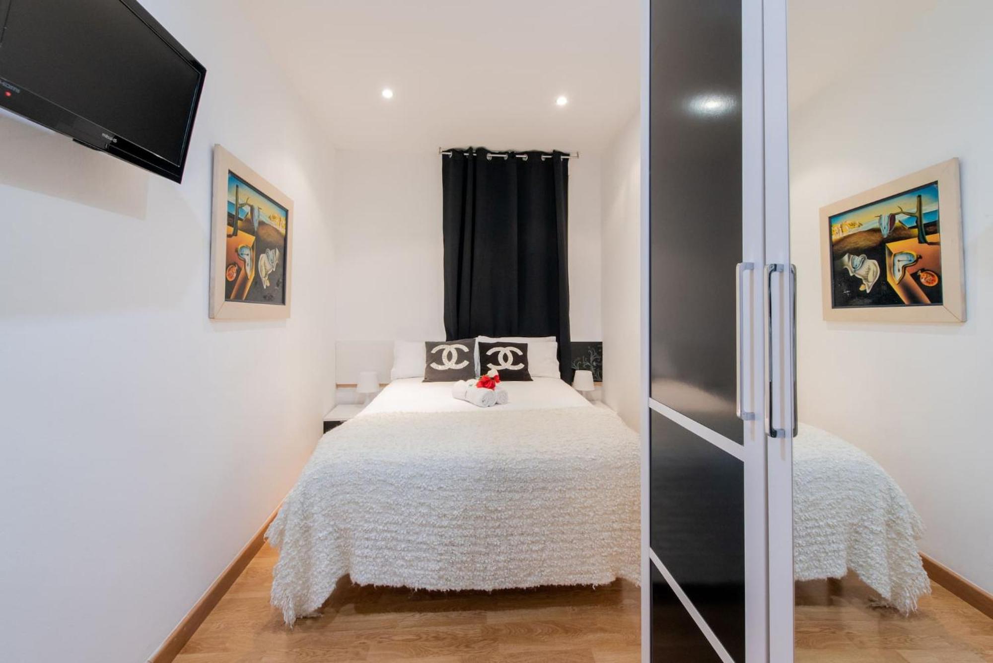 Apartamentos Day Madrid San Antonio Centro Gran Via Sol Malasana Екстер'єр фото