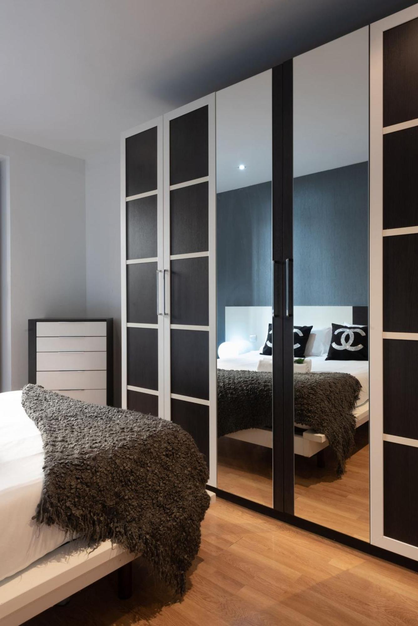 Apartamentos Day Madrid San Antonio Centro Gran Via Sol Malasana Екстер'єр фото