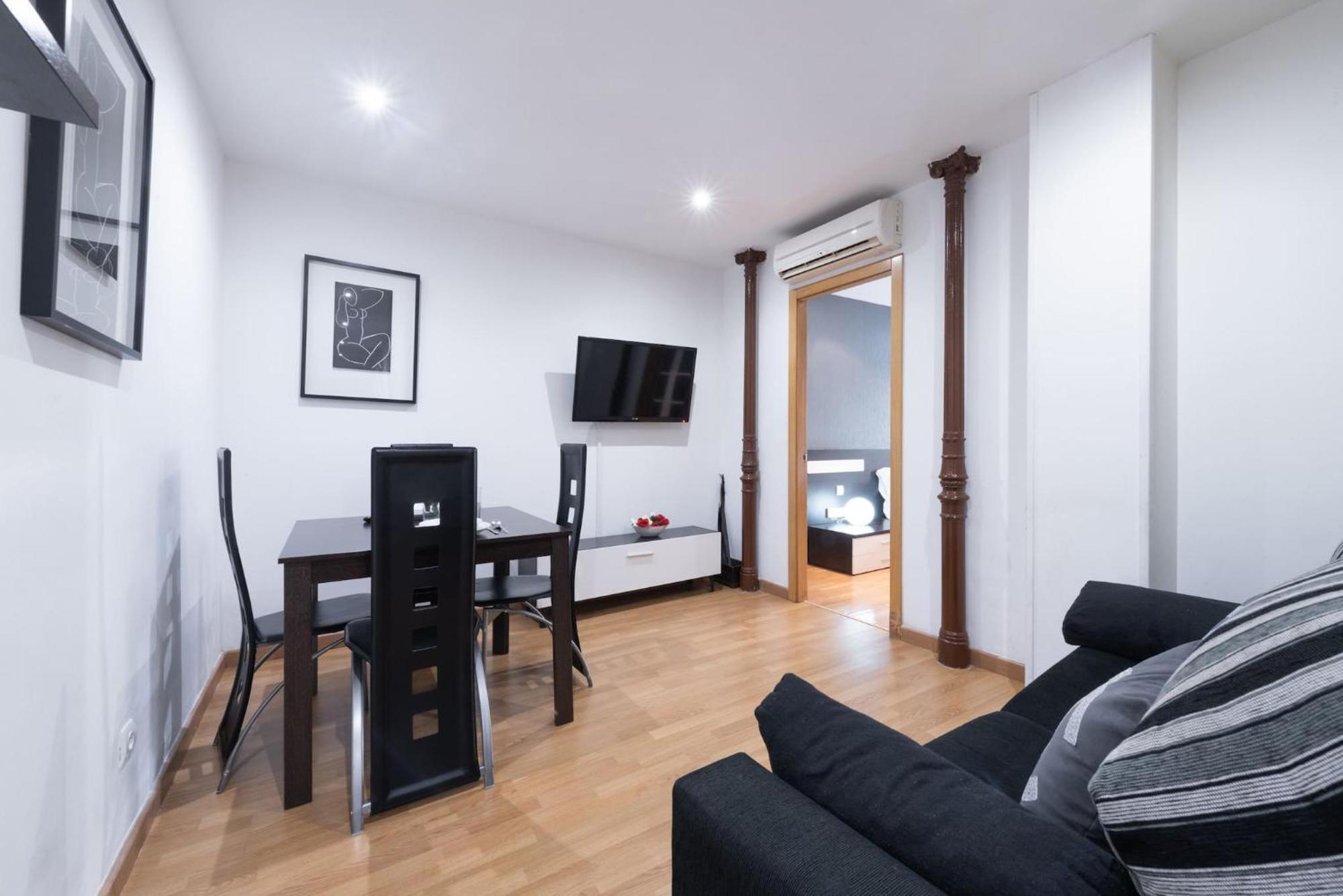 Apartamentos Day Madrid San Antonio Centro Gran Via Sol Malasana Екстер'єр фото