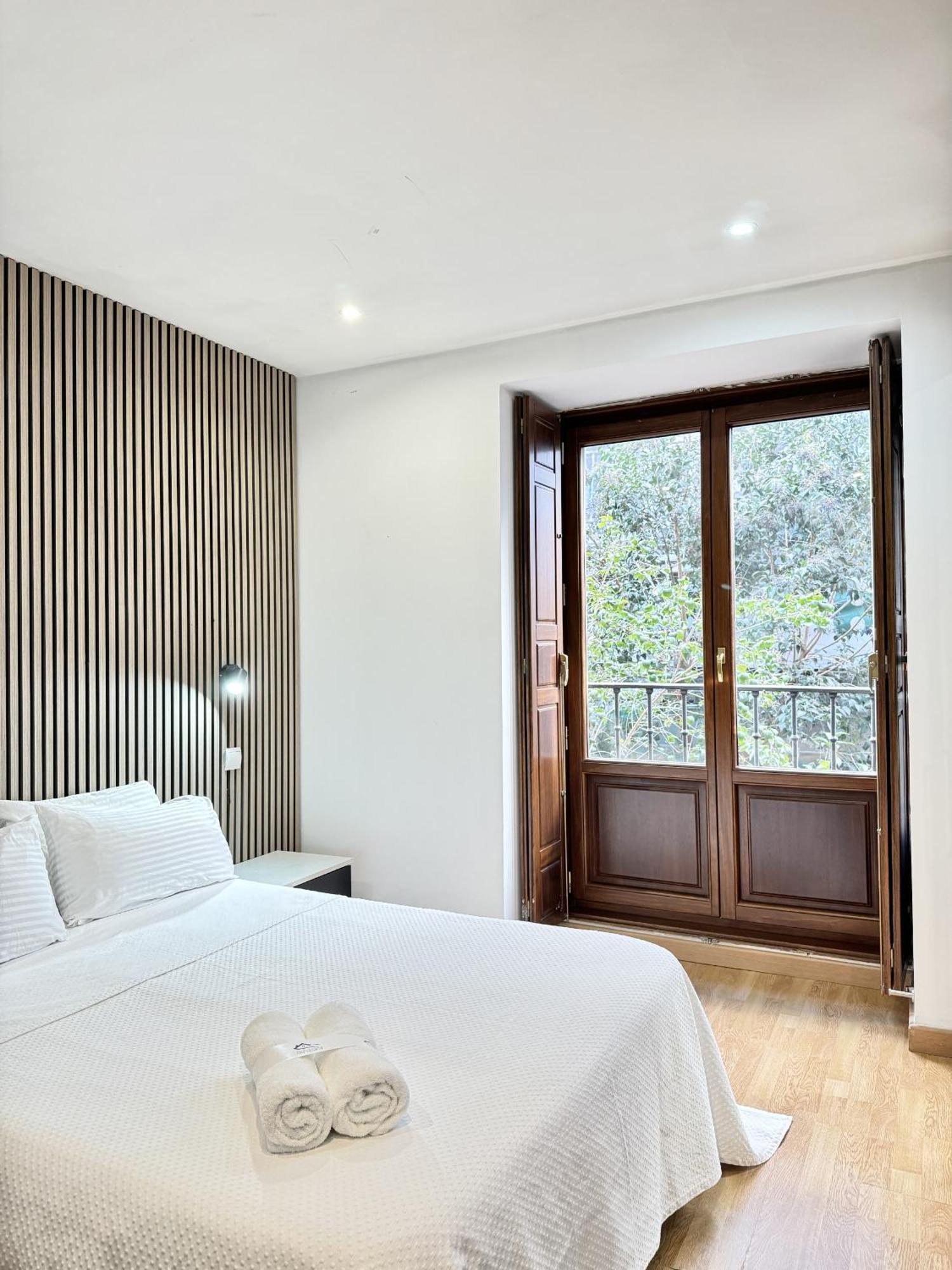 Apartamentos Day Madrid San Antonio Centro Gran Via Sol Malasana Екстер'єр фото