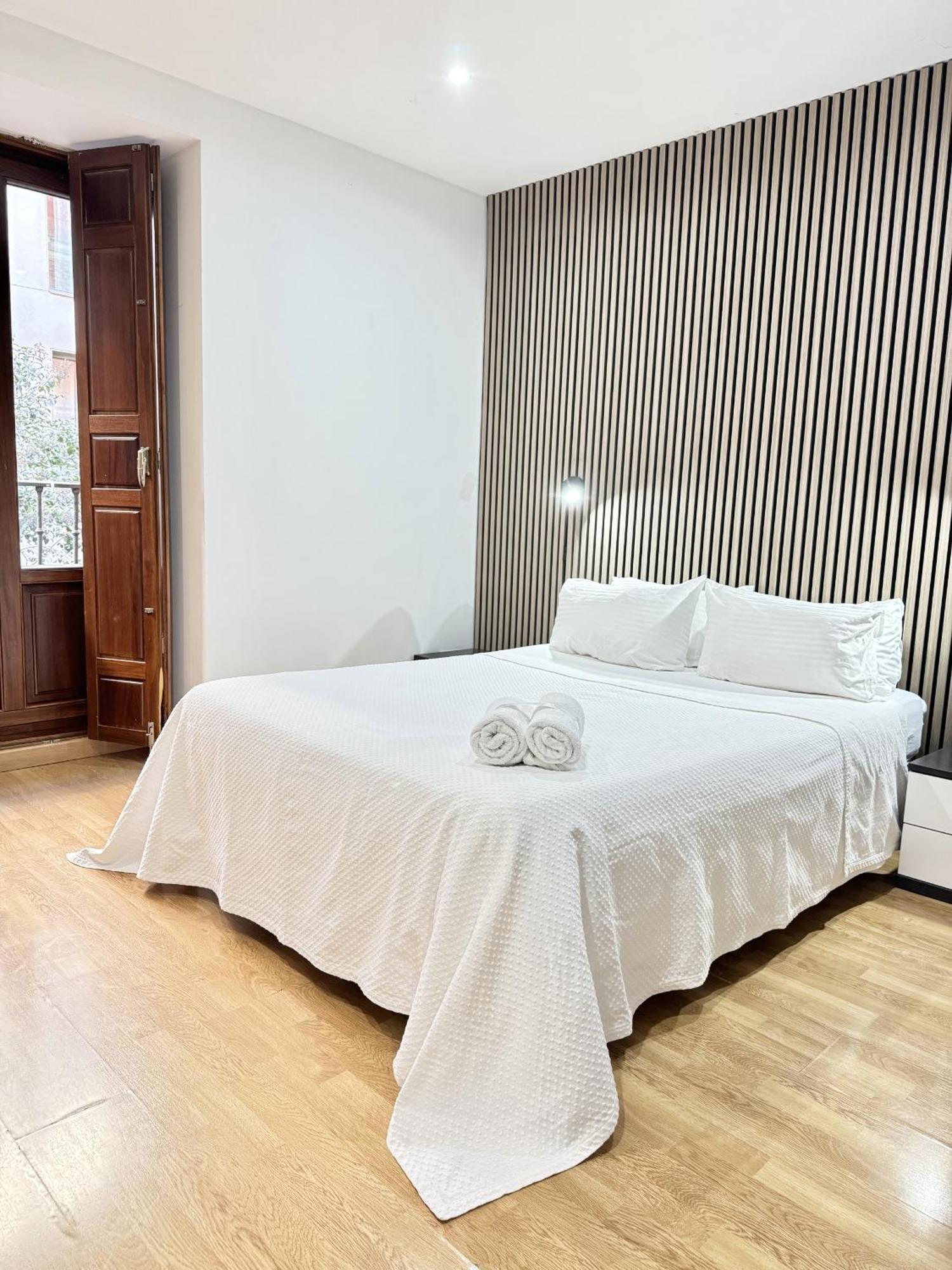 Apartamentos Day Madrid San Antonio Centro Gran Via Sol Malasana Екстер'єр фото