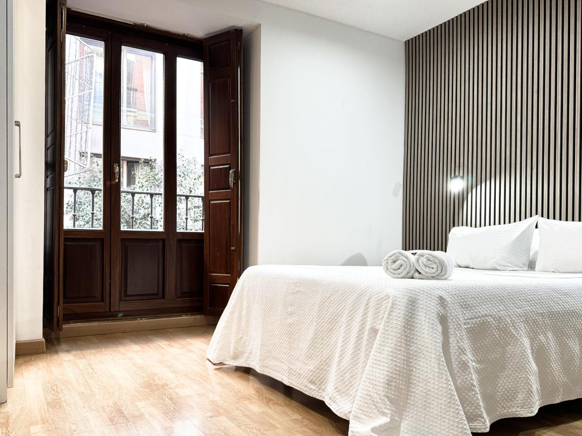 Apartamentos Day Madrid San Antonio Centro Gran Via Sol Malasana Екстер'єр фото